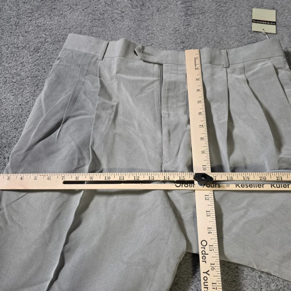 Newbridge Mens 38x30 Dress Pants Grey Pleated Cuffed Viscose Blend M24343080